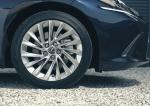 Lexus ES300h with Digital Door Monitors 2020 года (UK)